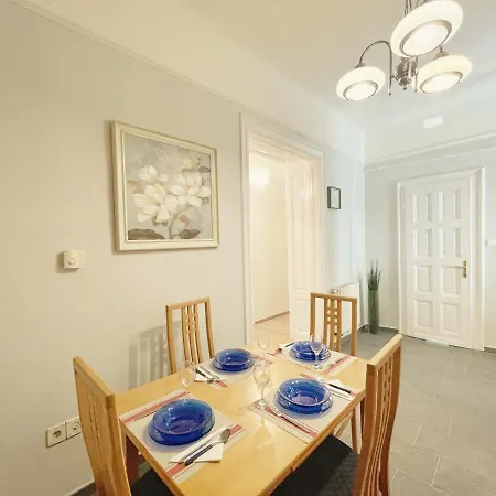 Champlena Central Station Elegancy Apartment *