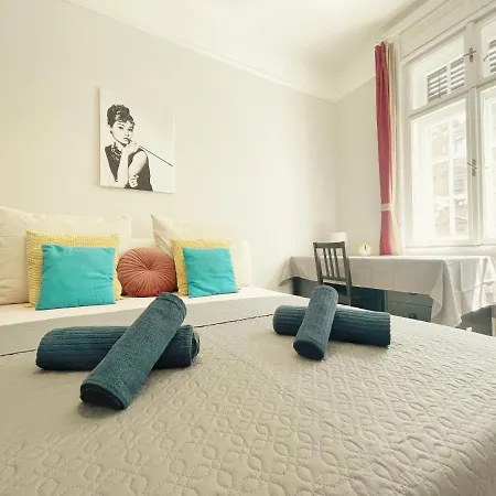Champlena Central Station Elegancy Apartment